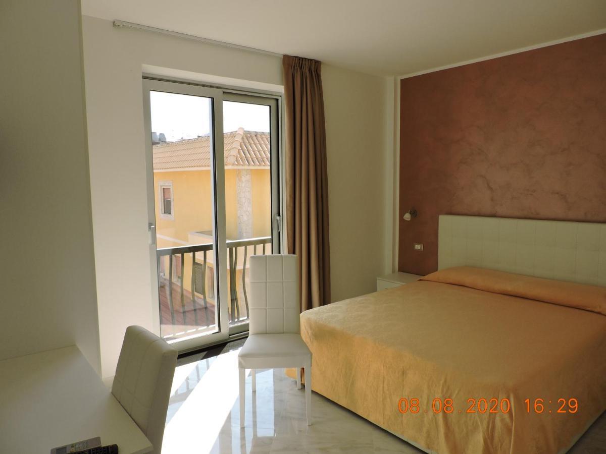 B&B Aquila Reale Portopalo Di Capo Passero Екстериор снимка